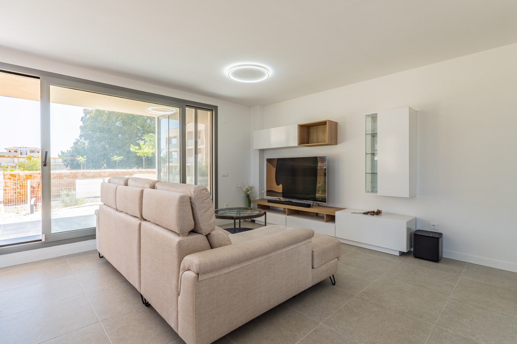 Neue 3-Zimmer-Wohnung zu verkaufen in Denia, in der Nähe der Marina.