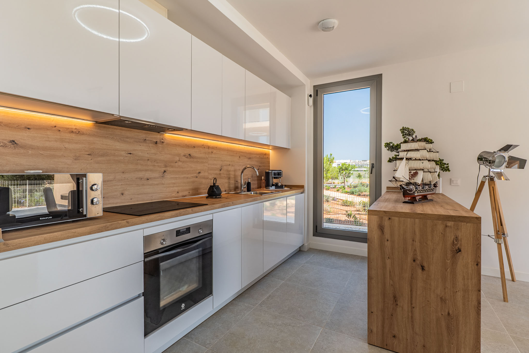 Neue 3-Zimmer-Wohnung zu verkaufen in Denia, in der Nähe der Marina.