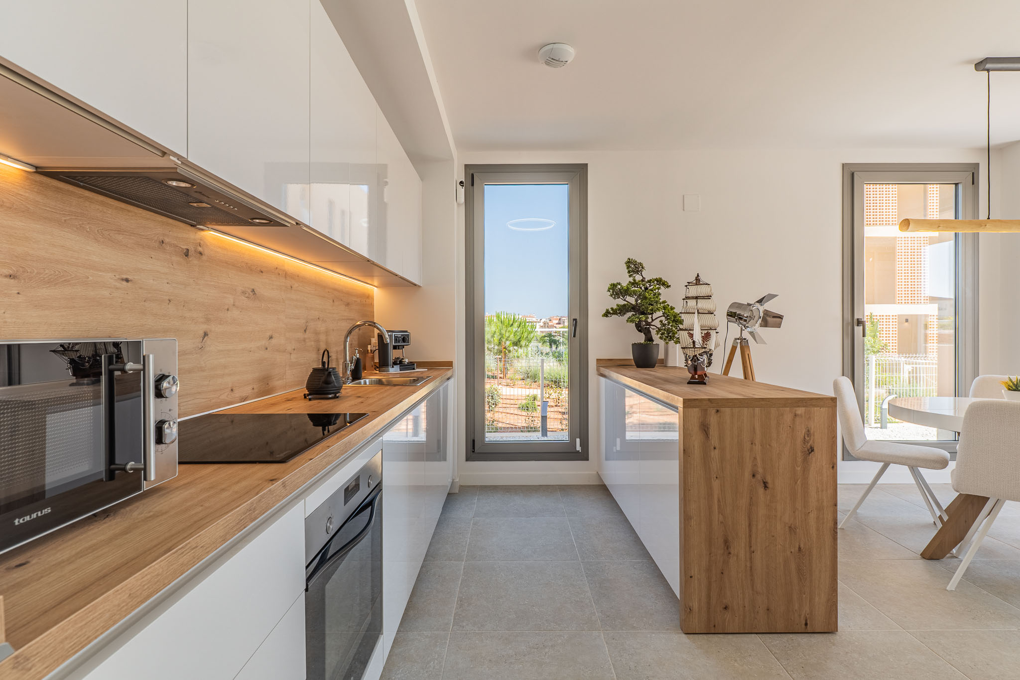 Neue 3-Zimmer-Wohnung zu verkaufen in Denia, in der Nähe der Marina.