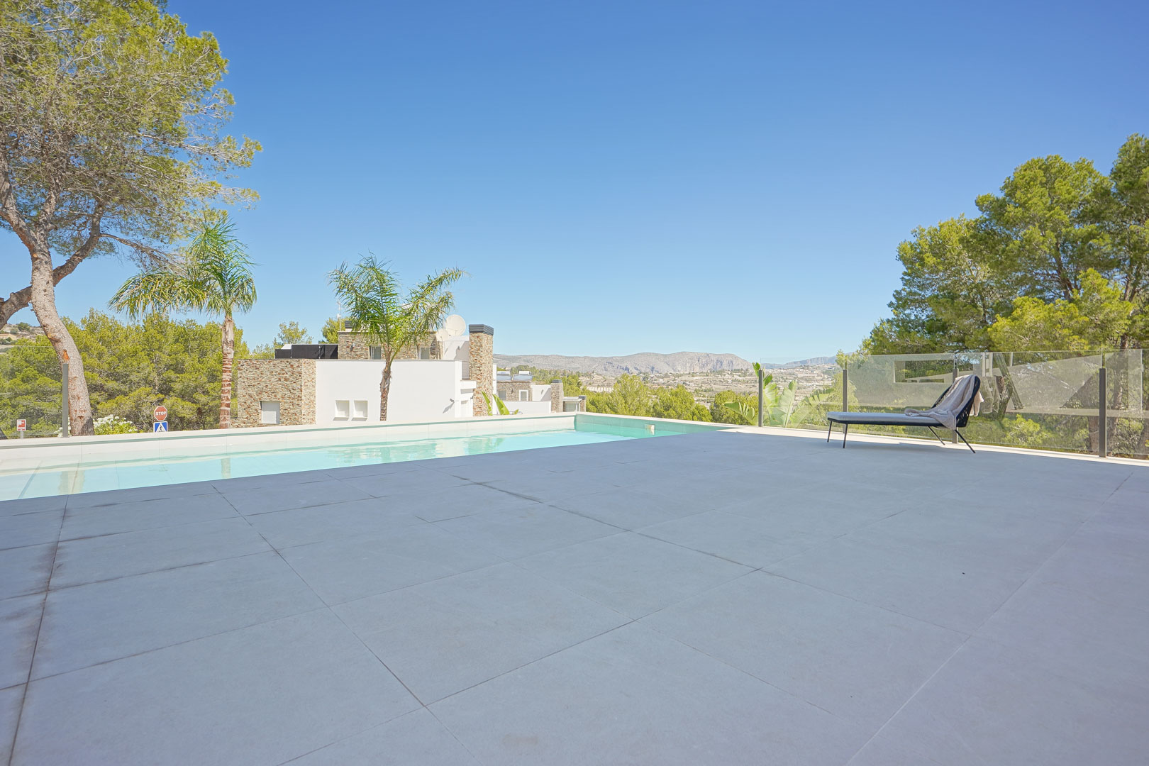 Wunderschöne 4-Zimmer-Villa mit Meerblick zu verkaufen in Moraira Benimeit