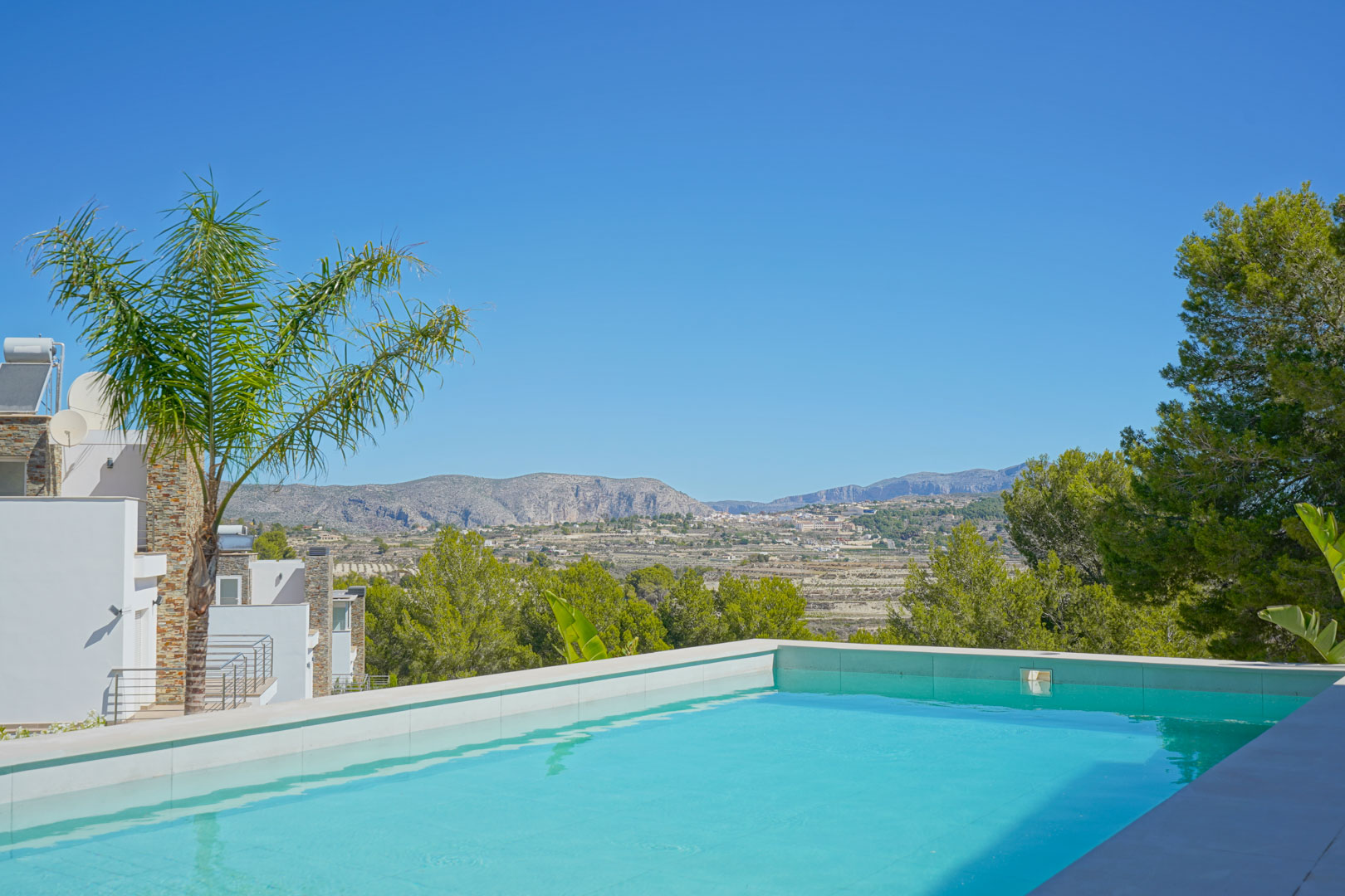 Wunderschöne 4-Zimmer-Villa mit Meerblick zu verkaufen in Moraira Benimeit