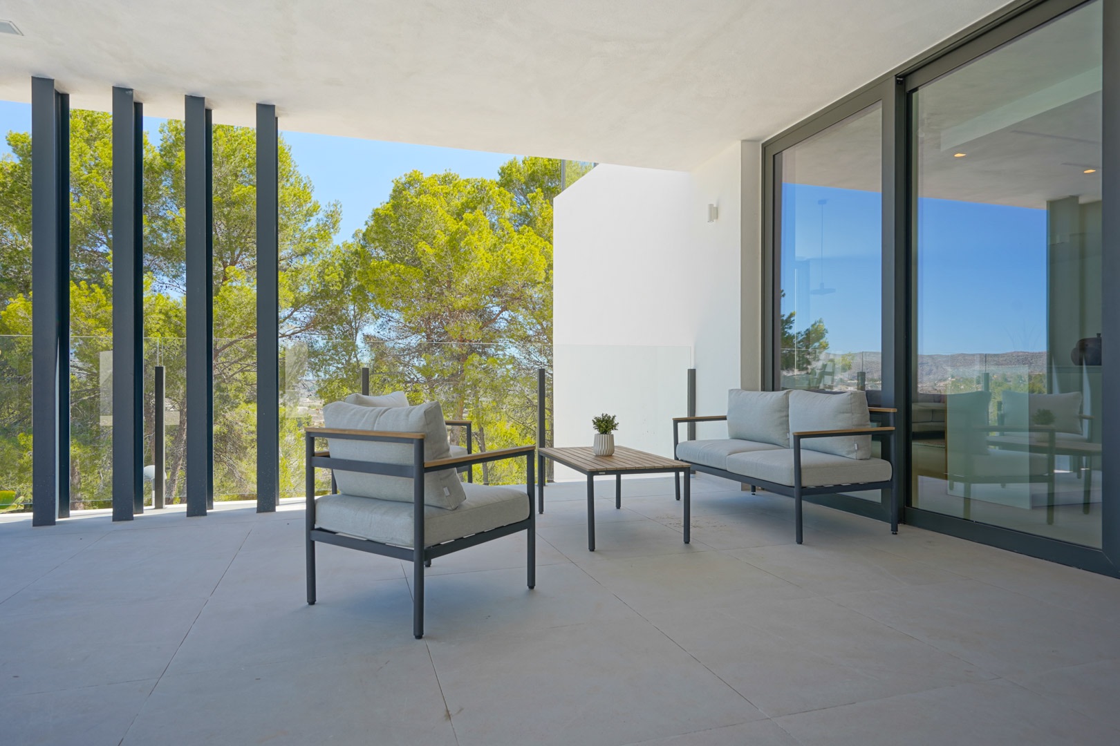 Wunderschöne 4-Zimmer-Villa mit Meerblick zu verkaufen in Moraira Benimeit
