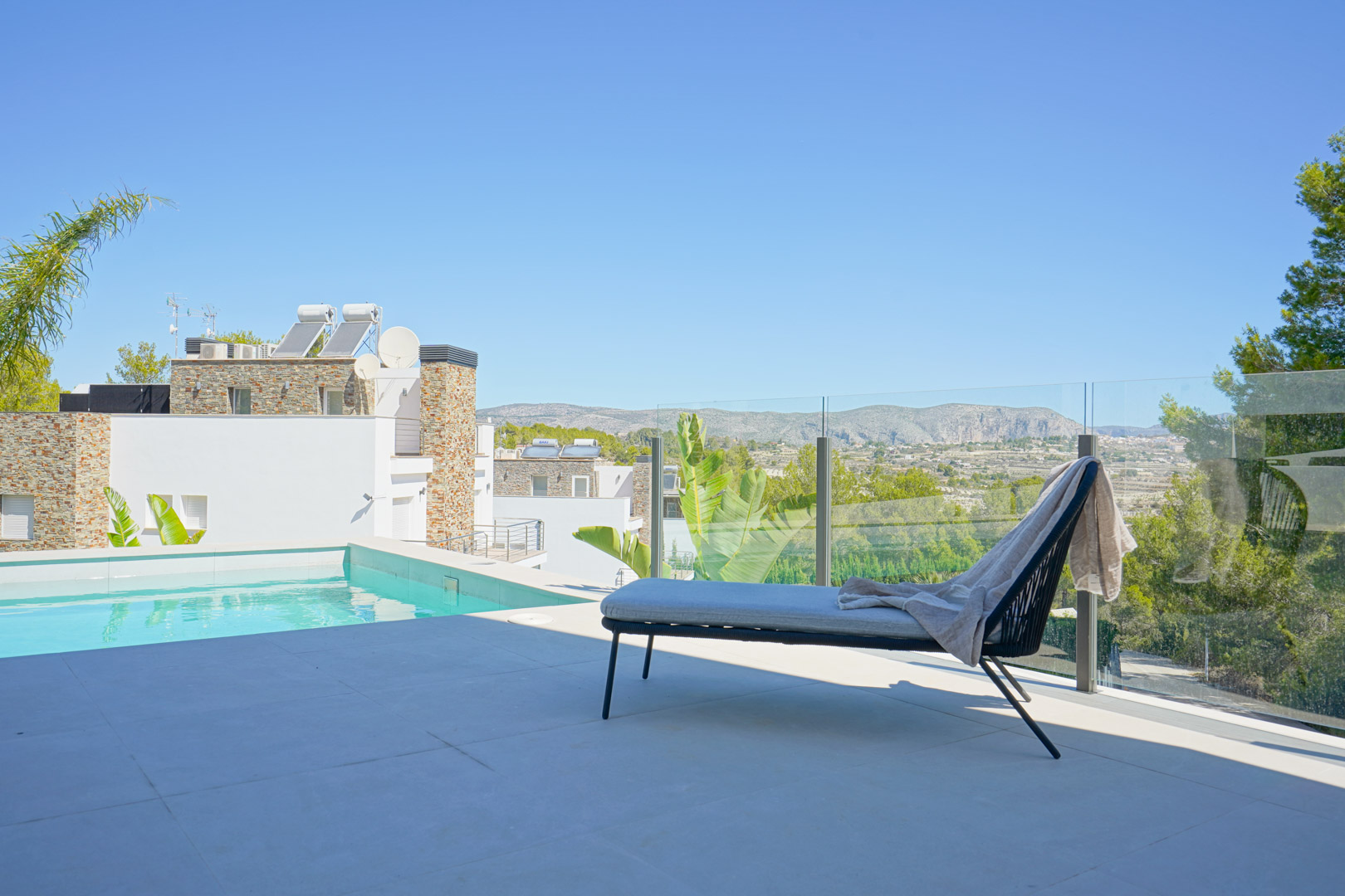Wunderschöne 4-Zimmer-Villa mit Meerblick zu verkaufen in Moraira Benimeit