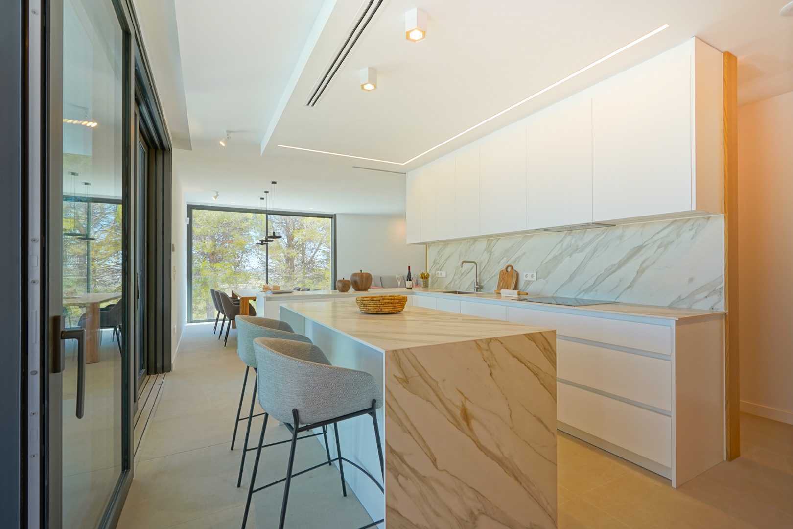 Wunderschöne 4-Zimmer-Villa mit Meerblick zu verkaufen in Moraira Benimeit