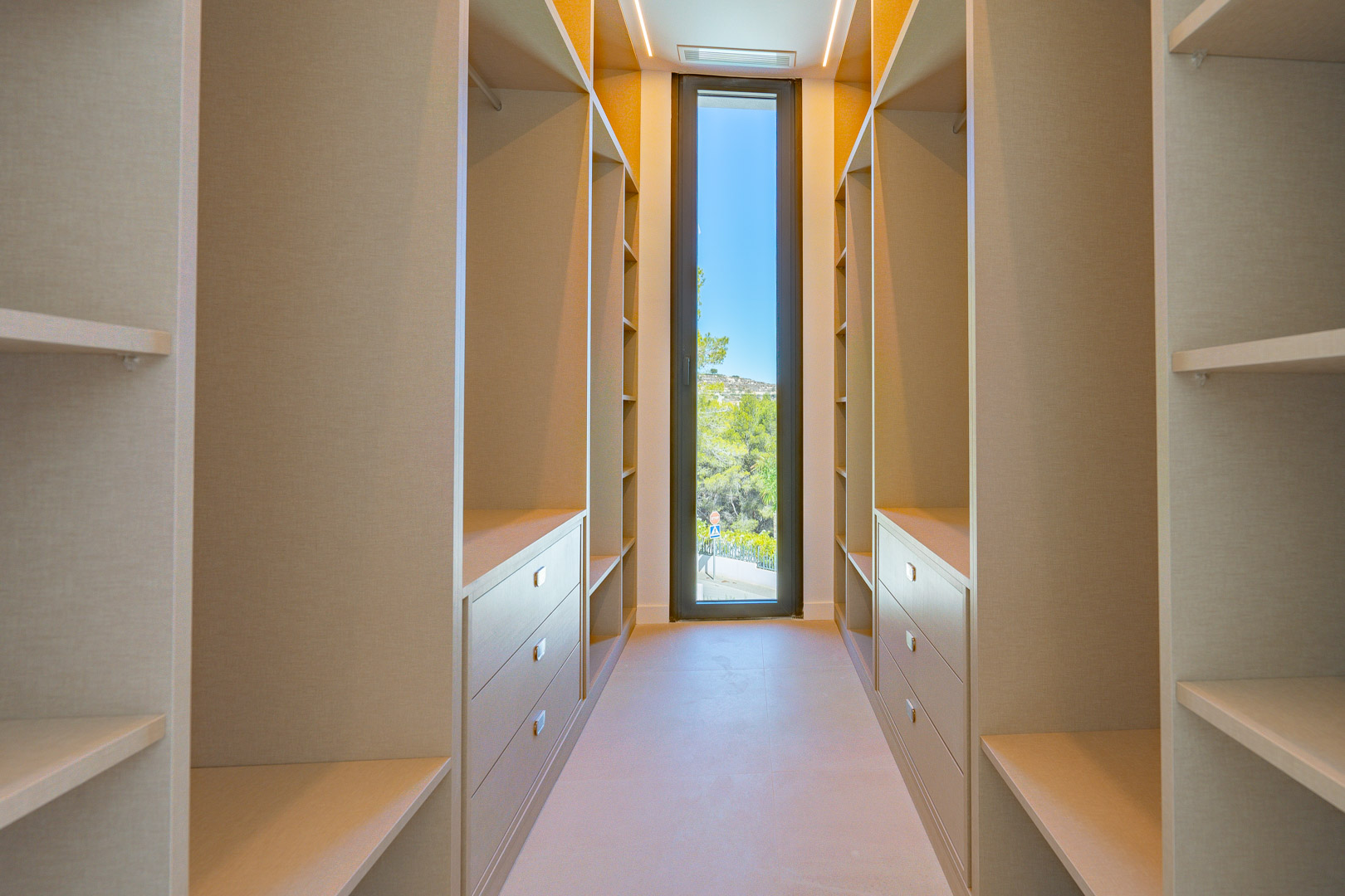 Wunderschöne 4-Zimmer-Villa mit Meerblick zu verkaufen in Moraira Benimeit