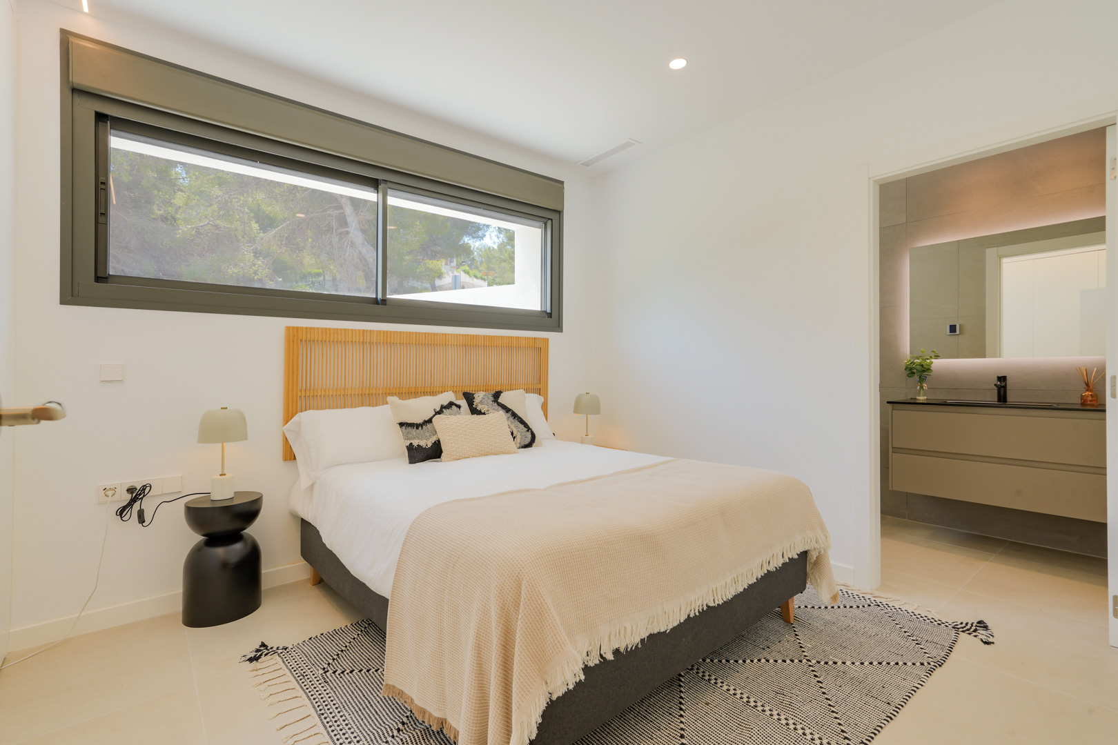 Wunderschöne 4-Zimmer-Villa mit Meerblick zu verkaufen in Moraira Benimeit