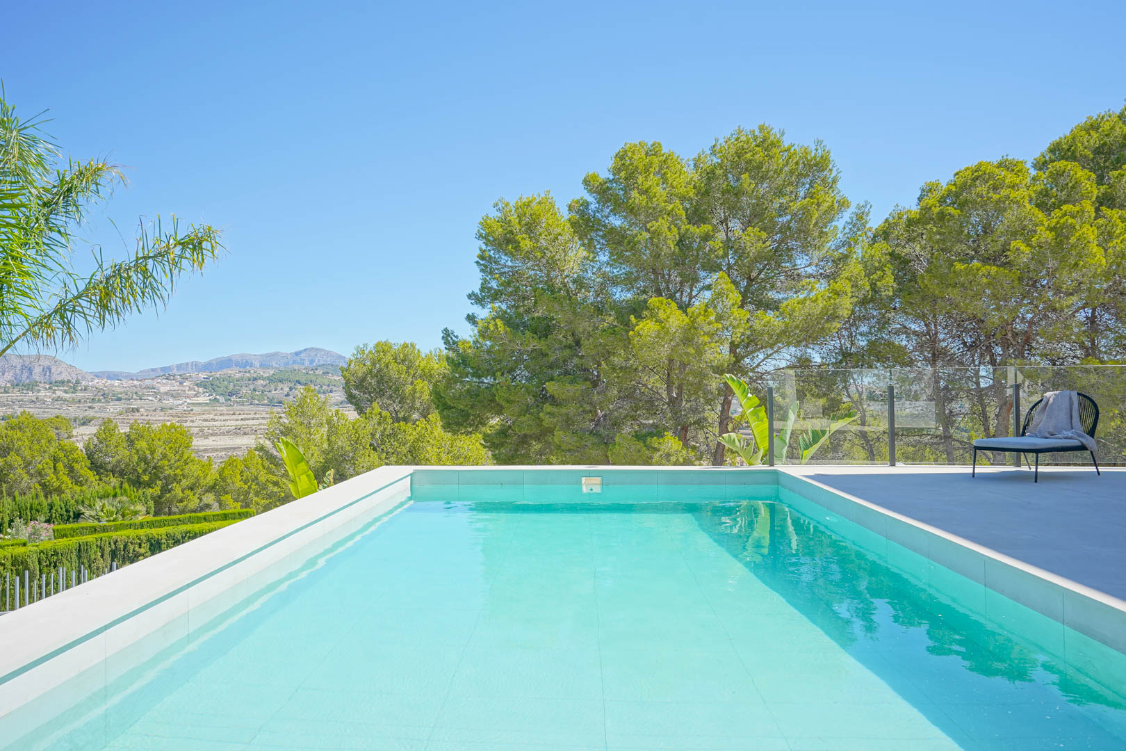 Wunderschöne 4-Zimmer-Villa mit Meerblick zu verkaufen in Moraira Benimeit