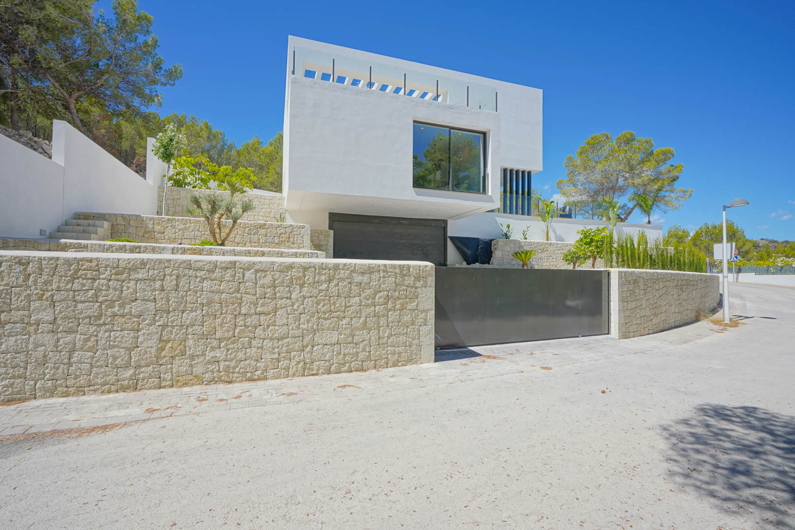 Wunderschöne 4-Zimmer-Villa mit Meerblick zu verkaufen in Moraira Benimeit