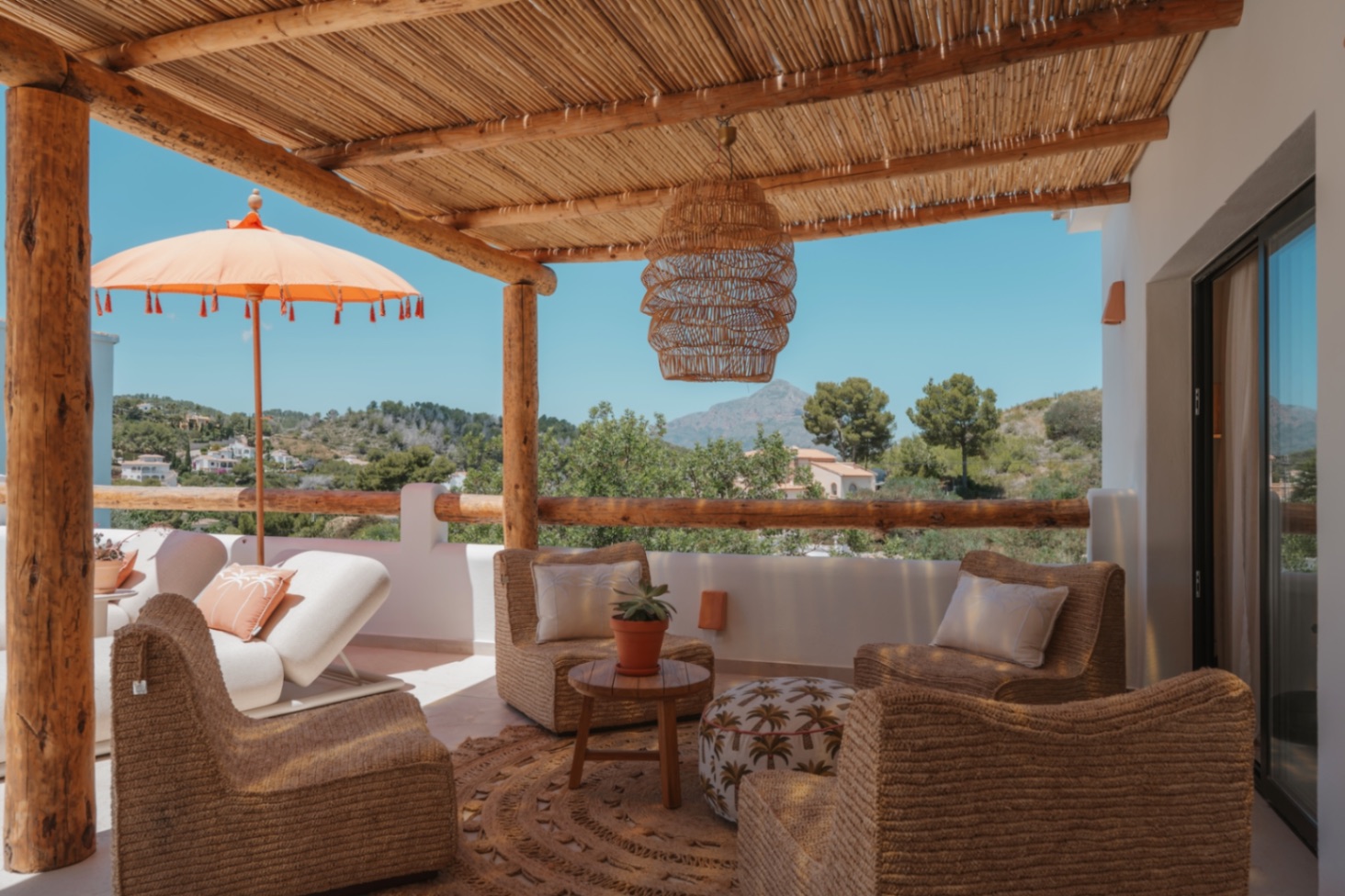 Luxury traditionnal 4 bed villa with Panoramic views for sale In Javea Arenal