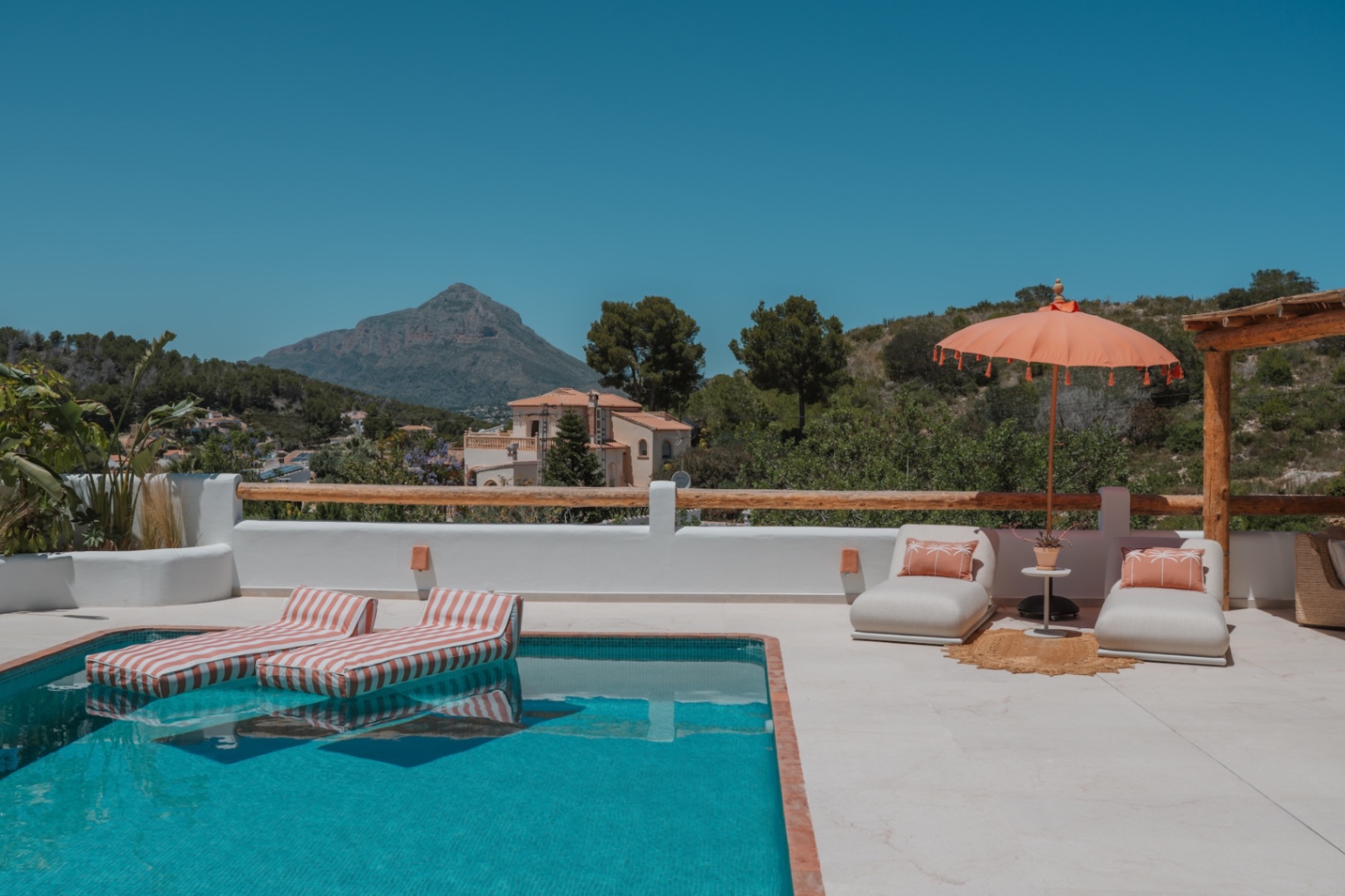 Luxury traditionnal 4 bed villa with Panoramic views for sale In Javea Arenal