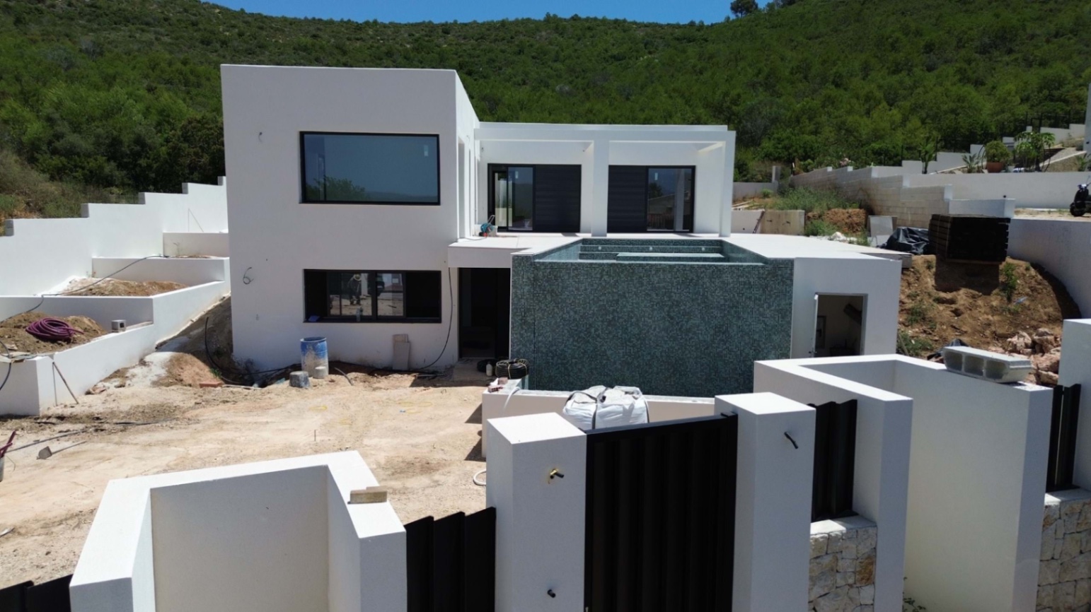 Villa de luxe avec 4 chambres et vues panoramiques à vendre à Javea