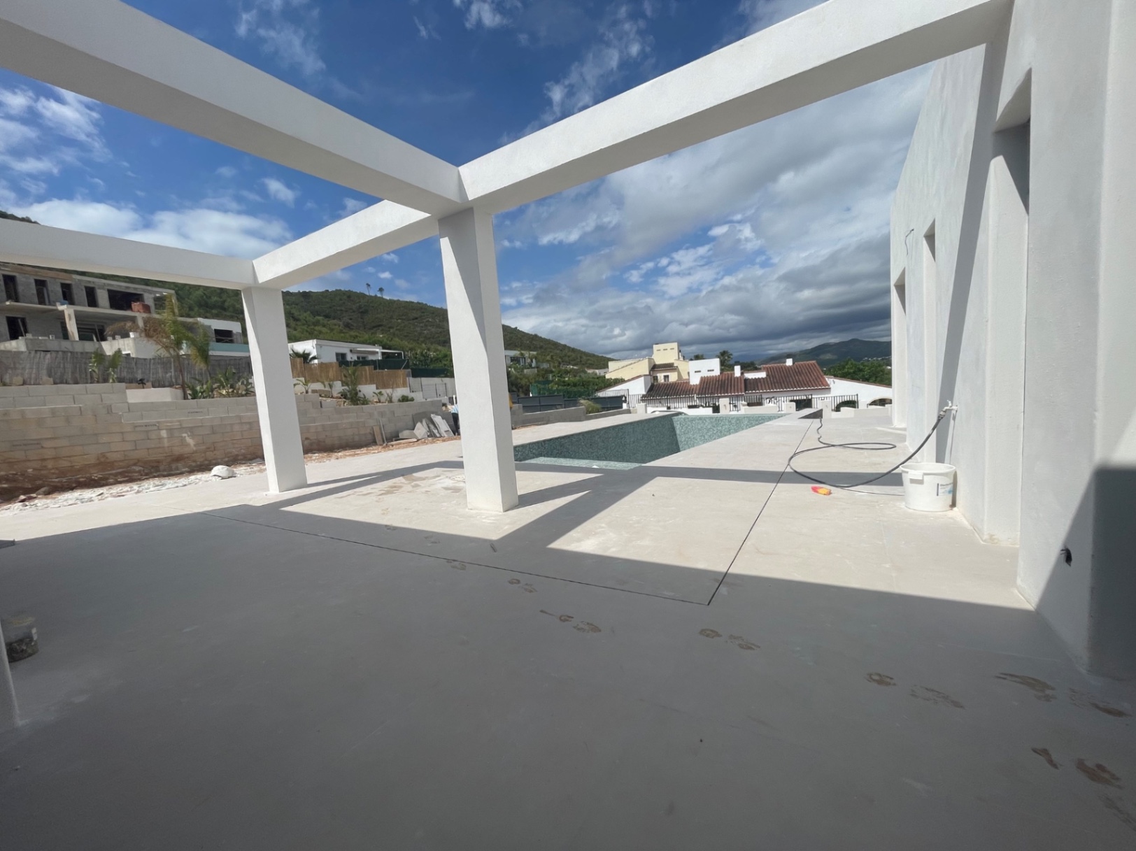 Villa de luxe avec 4 chambres et vues panoramiques à vendre à Javea