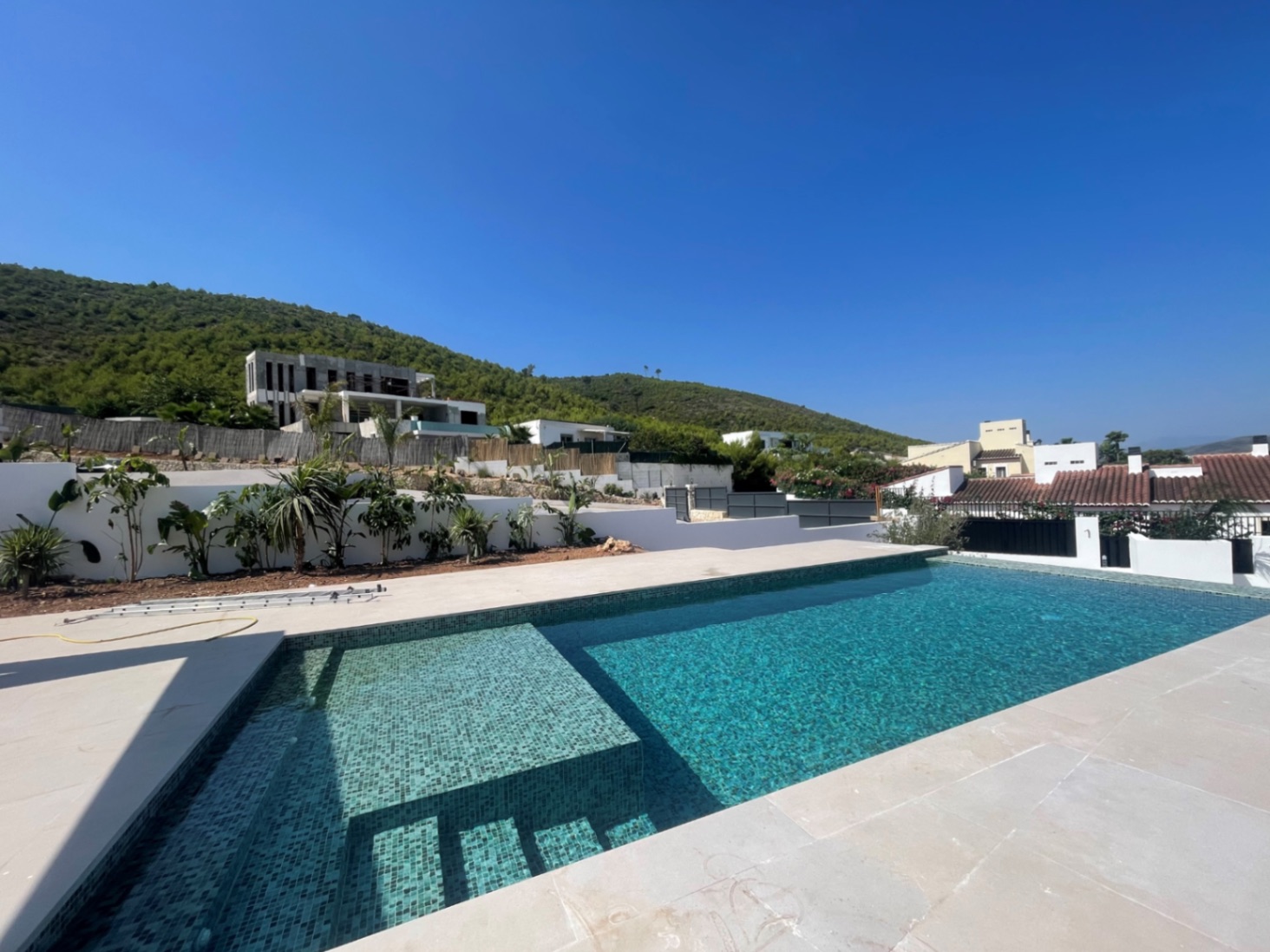 Villa de luxe avec 4 chambres et vues panoramiques à vendre à Javea