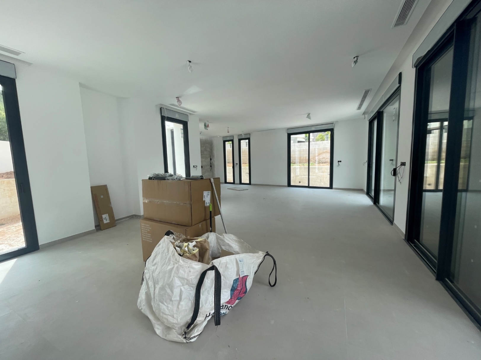 Villa de luxe avec 4 chambres et vues panoramiques à vendre à Javea