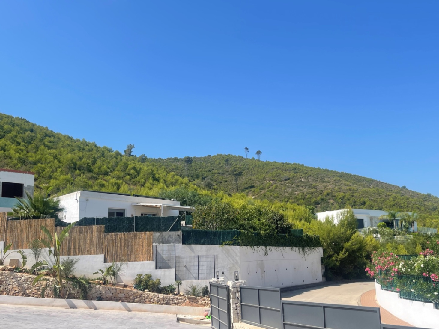 Villa de luxe avec 4 chambres et vues panoramiques à vendre à Javea