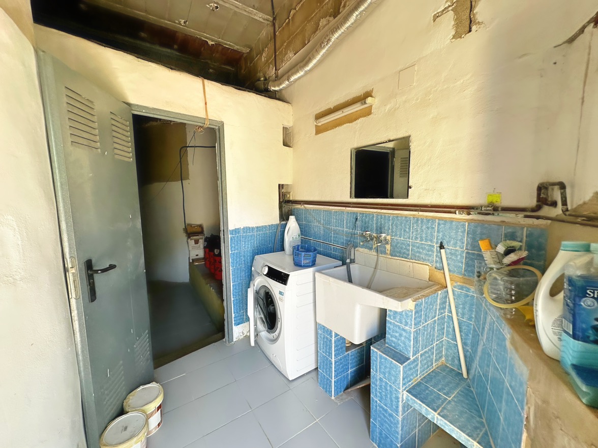 Villa tradicional de 3 dormitorios con vista al mar en venta en Denia la Pedrera.