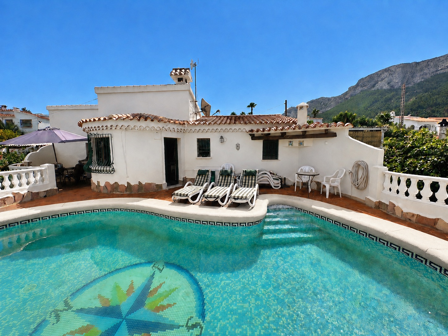 Traditionnal 3 bed villa with sea view for sale in Denia la Pedrera