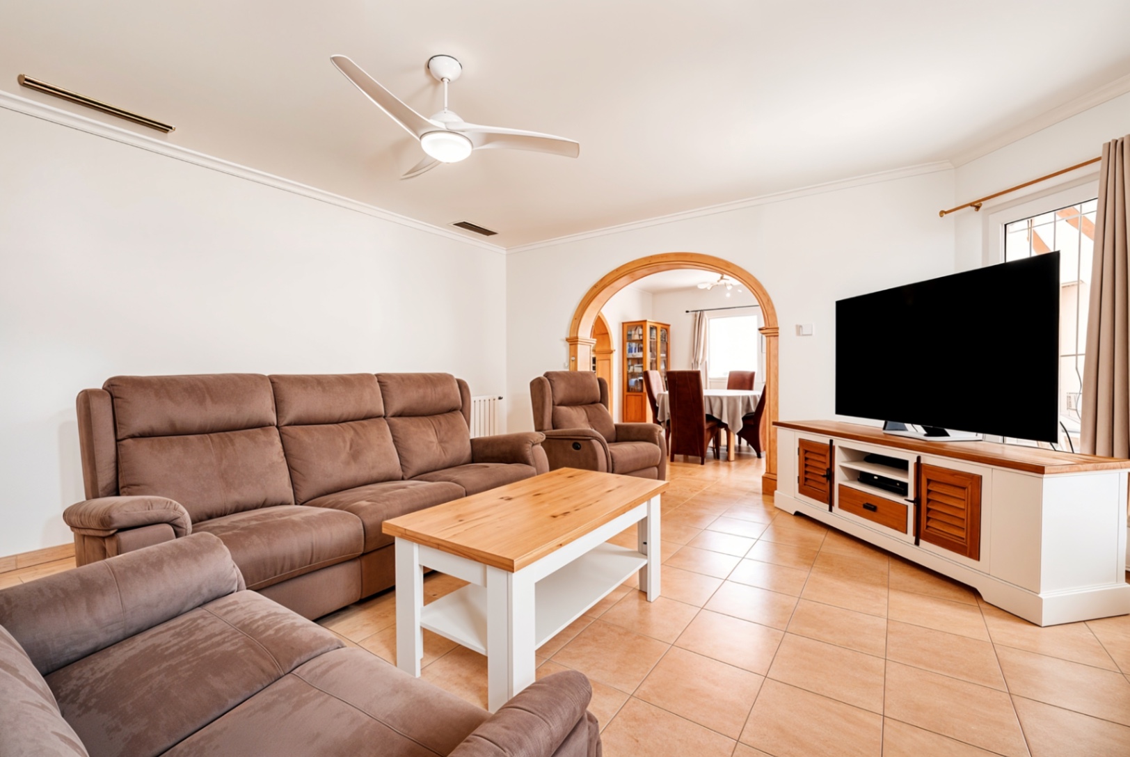 Retraite Méditerranéenne de 3 Chambres avec Vues sur la Mer et les Montagnes — Jávea