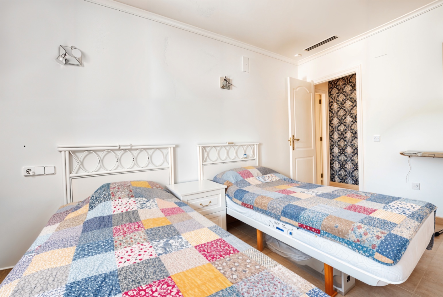 Retraite Méditerranéenne de 3 Chambres avec Vues sur la Mer et les Montagnes — Jávea