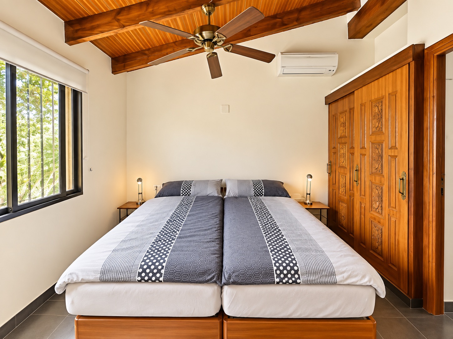 Traditionnal 3 bed villa with sea view for sale in Denia la Pedrera
