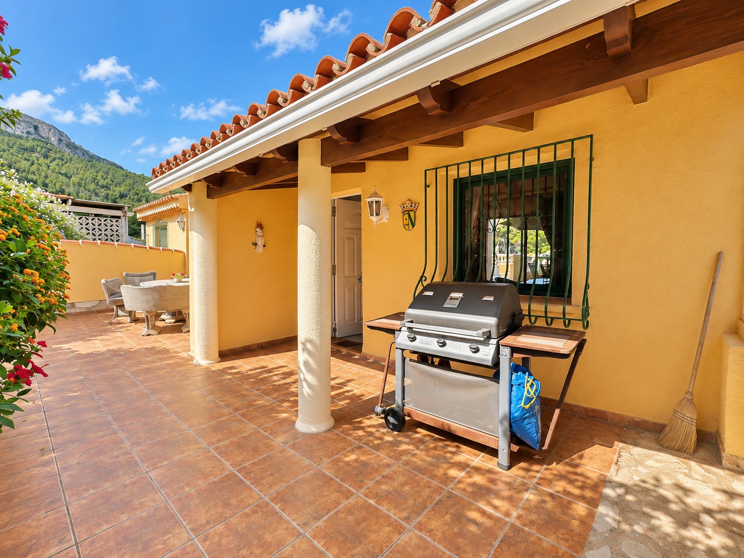 Traditionnal 3 bed villa with sea view for sale in Denia la Pedrera