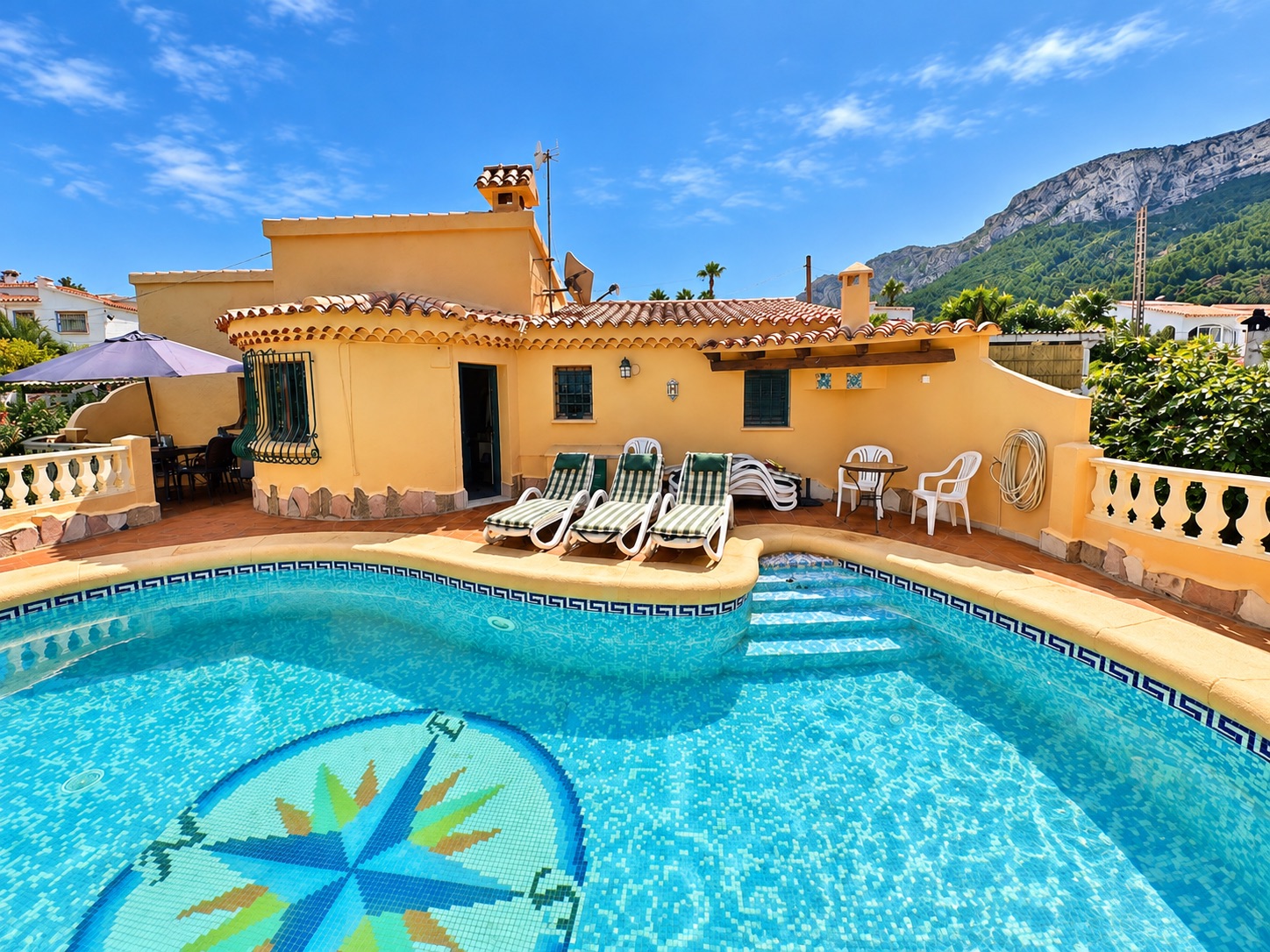 Traditionnal 3 bed villa with sea view for sale in Denia la Pedrera