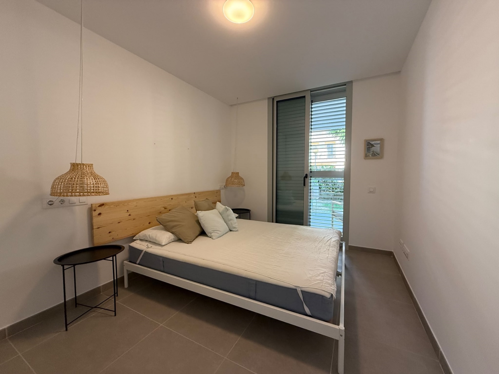 Àtic contemporani a la planta baixa amb jardí privat, Jávea