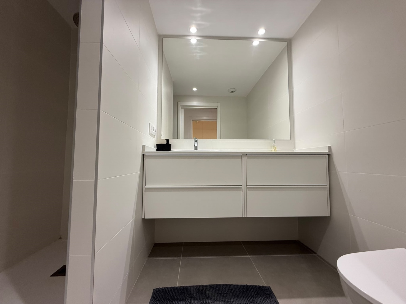 Àtic contemporani a la planta baixa amb jardí privat, Jávea