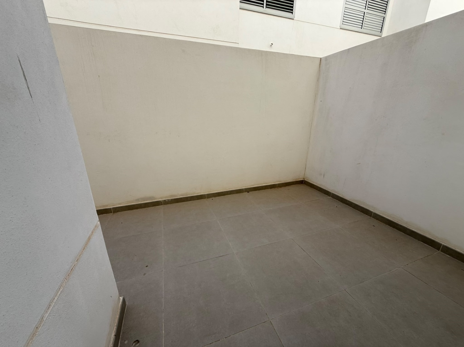 Àtic contemporani a la planta baixa amb jardí privat, Jávea