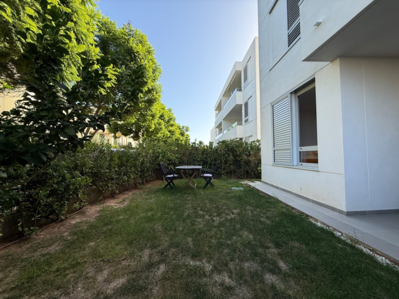Àtic contemporani a la planta baixa amb jardí privat, Jávea