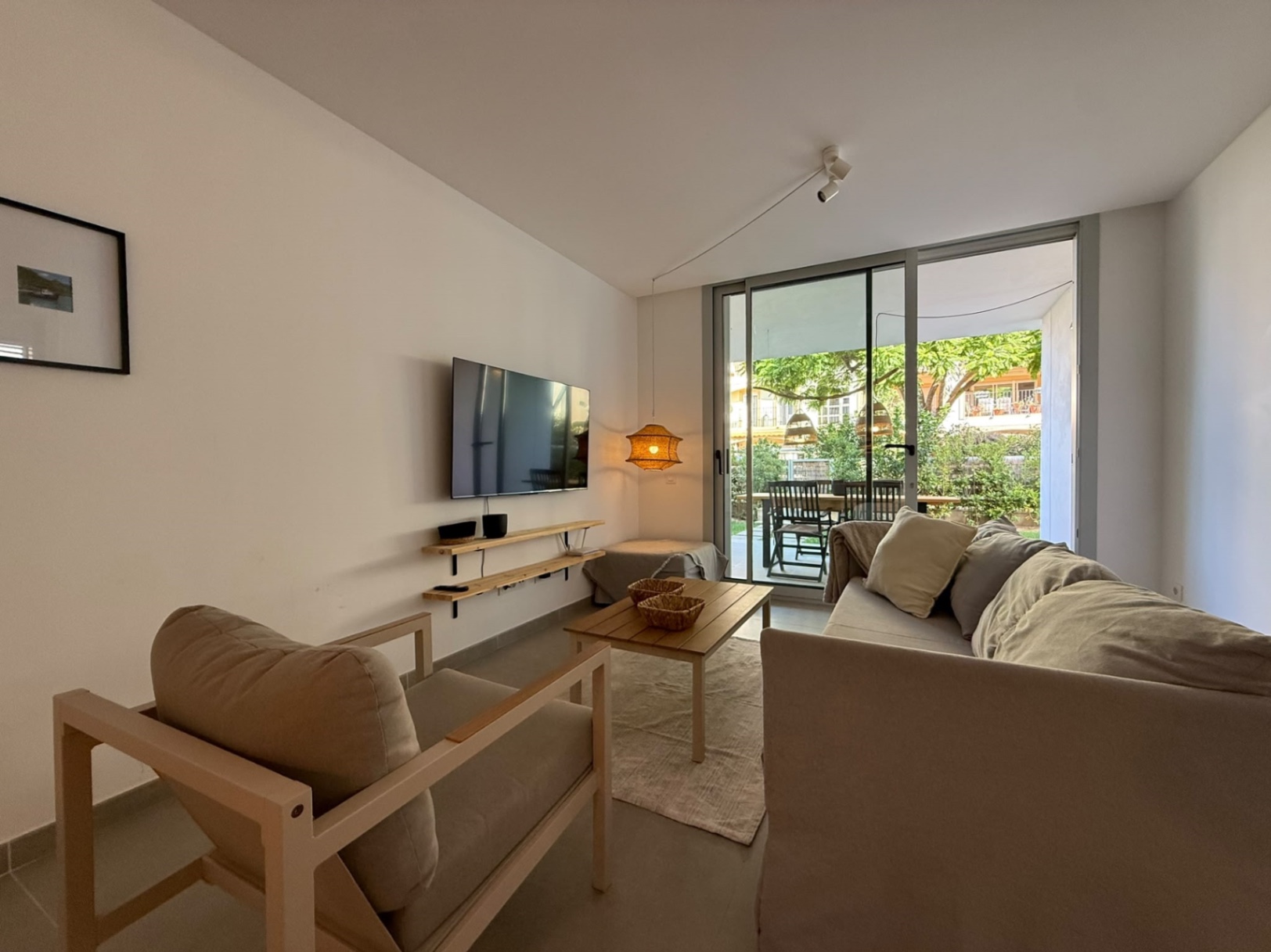 Àtic contemporani a la planta baixa amb jardí privat, Jávea