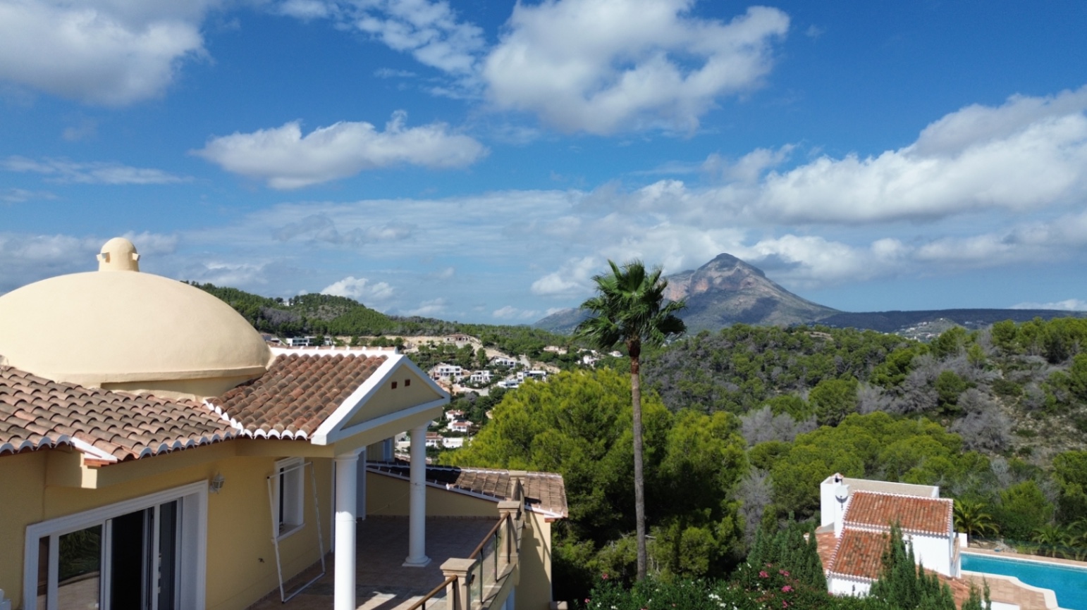 Mediterrane Villa met Panoramisch Zee- en Montgözicht in Jávea