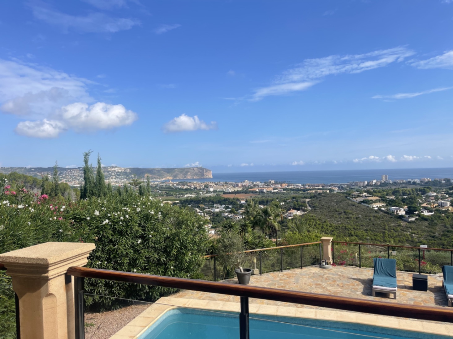 Mediterrane Villa met Panoramisch Zee- en Montgözicht in Jávea