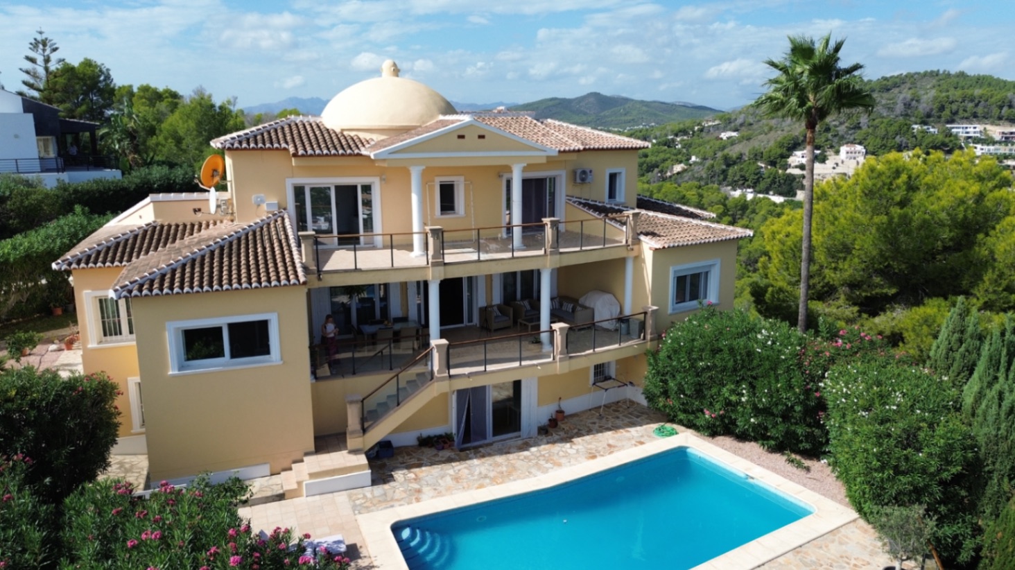 Mediterrane Villa met Panoramisch Zee- en Montgözicht in Jávea