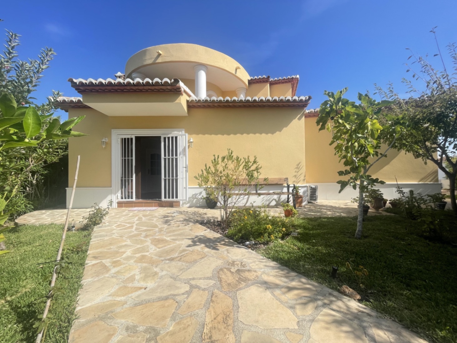 Mediterrane Villa met Panoramisch Zee- en Montgözicht in Jávea