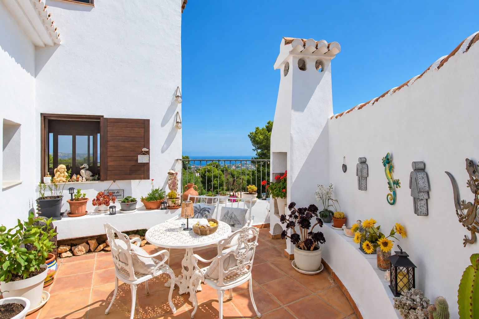 Villa de 5 habitaciones con vistas al mar en venta en Jávea.