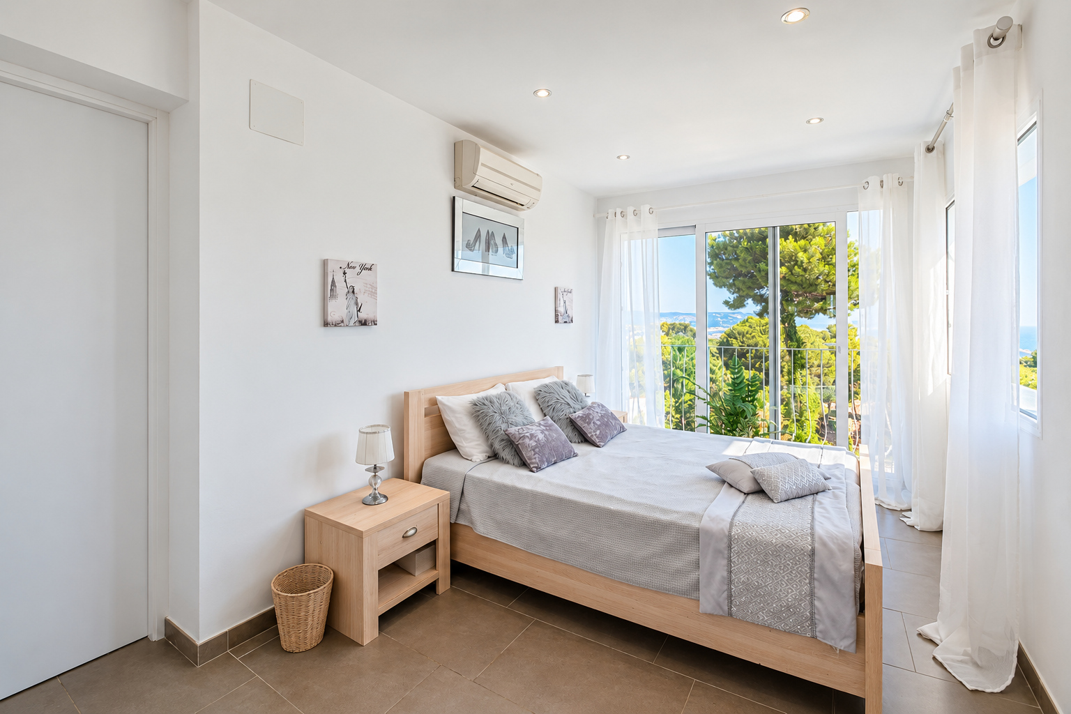 Villa de 5 habitaciones con vistas al mar en venta en Jávea.