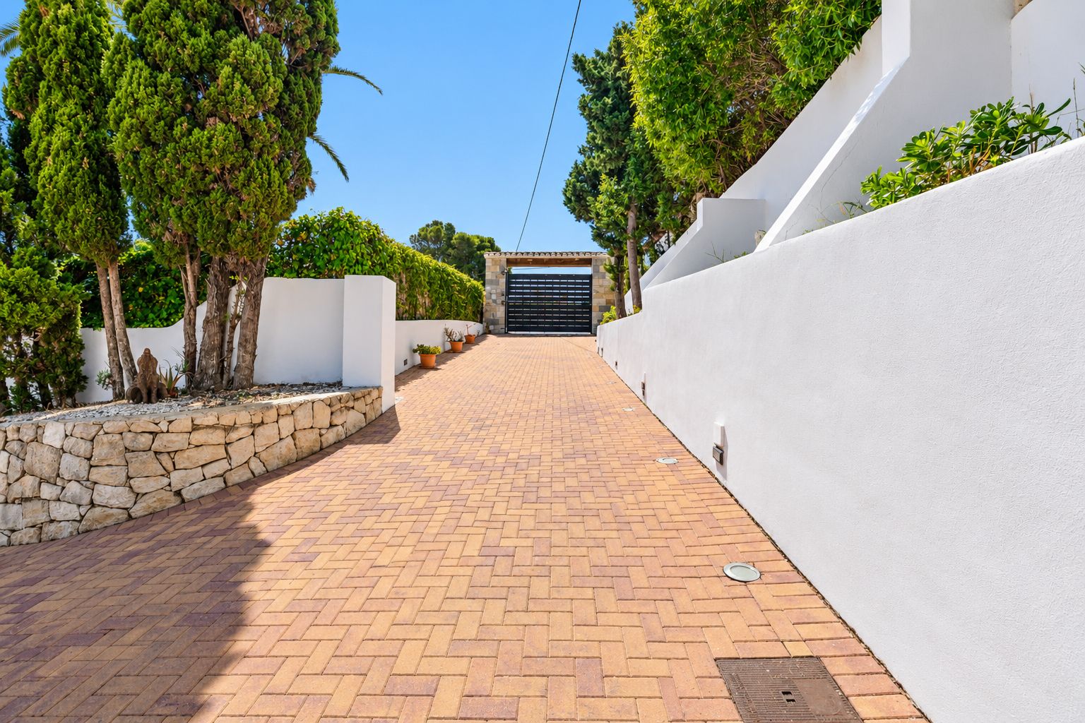 Villa de 5 habitaciones con vistas al mar en venta en Jávea.