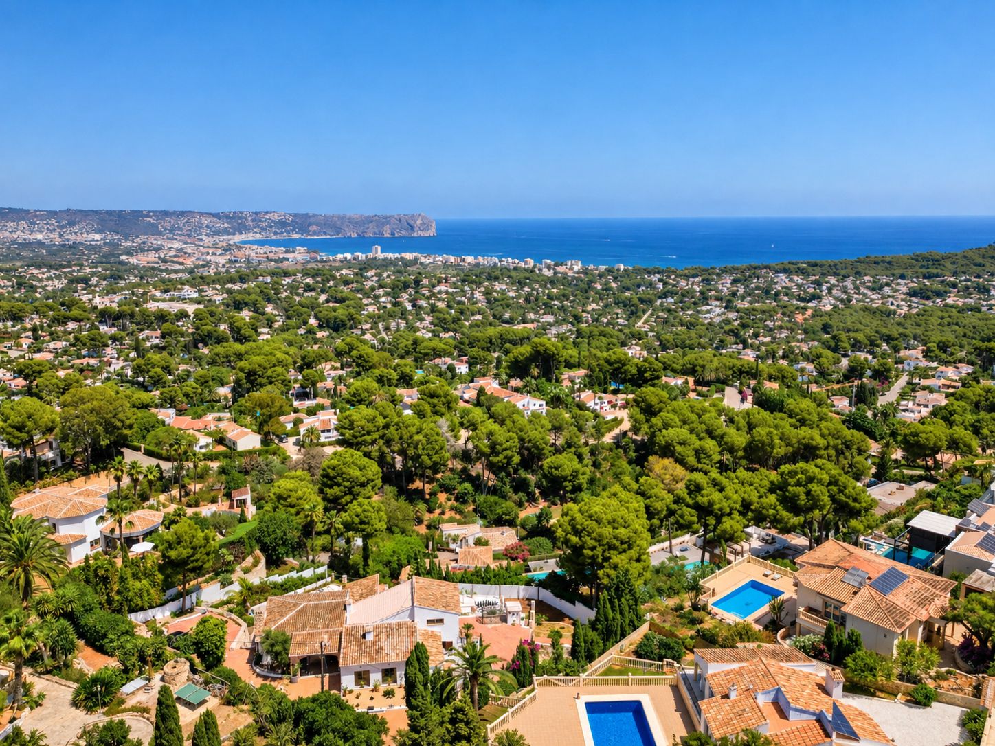 Villa de 5 habitaciones con vistas al mar en venta en Jávea.