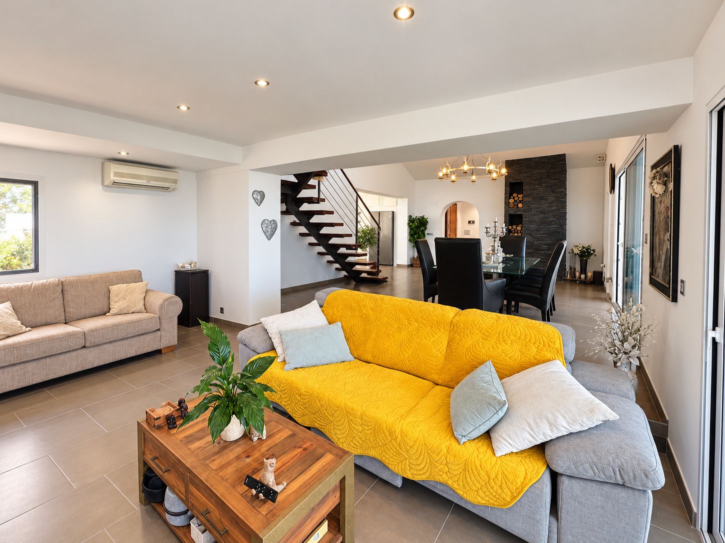 Villa de 5 habitaciones con vistas al mar en venta en Jávea.