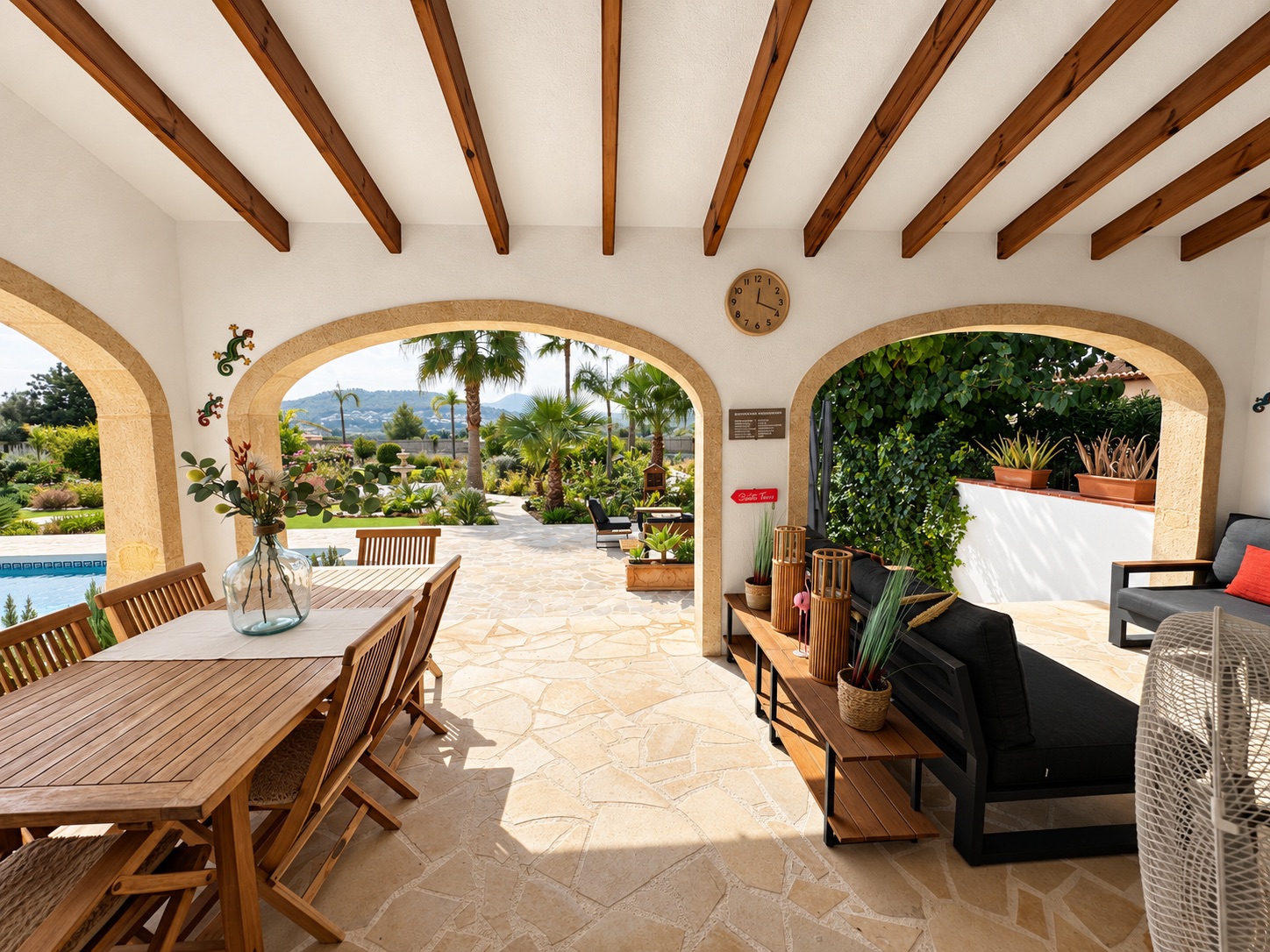 Charmante villa de 6 chambres à vendre à Javea, près de la vieille ville et de l'école internationale.