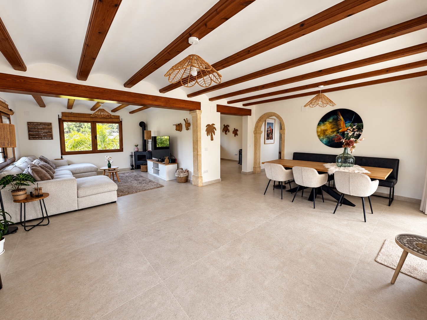 Charmante villa de 6 chambres à vendre à Javea, près de la vieille ville et de l'école internationale.