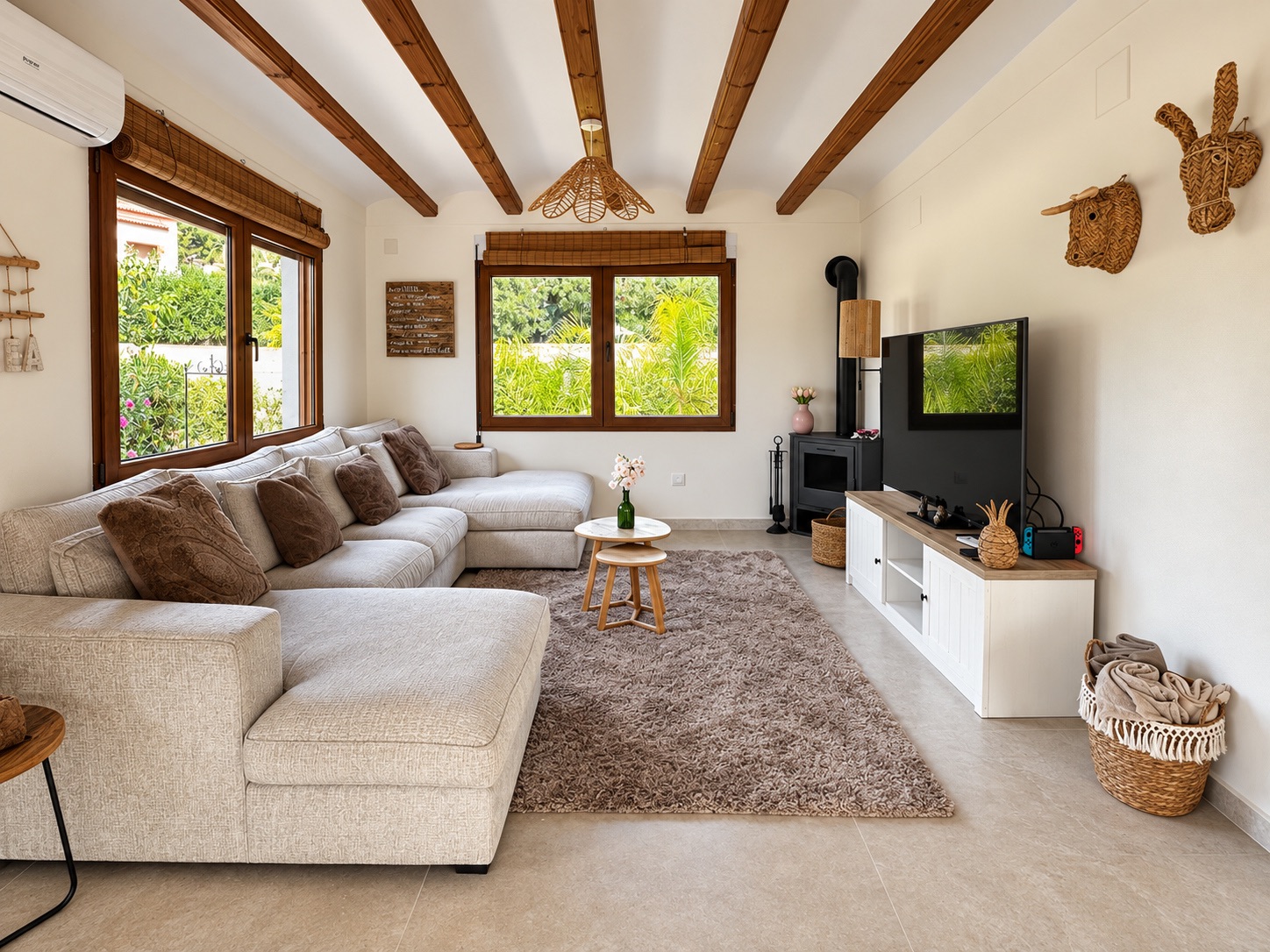 Charmante villa de 6 chambres à vendre à Javea, près de la vieille ville et de l'école internationale.