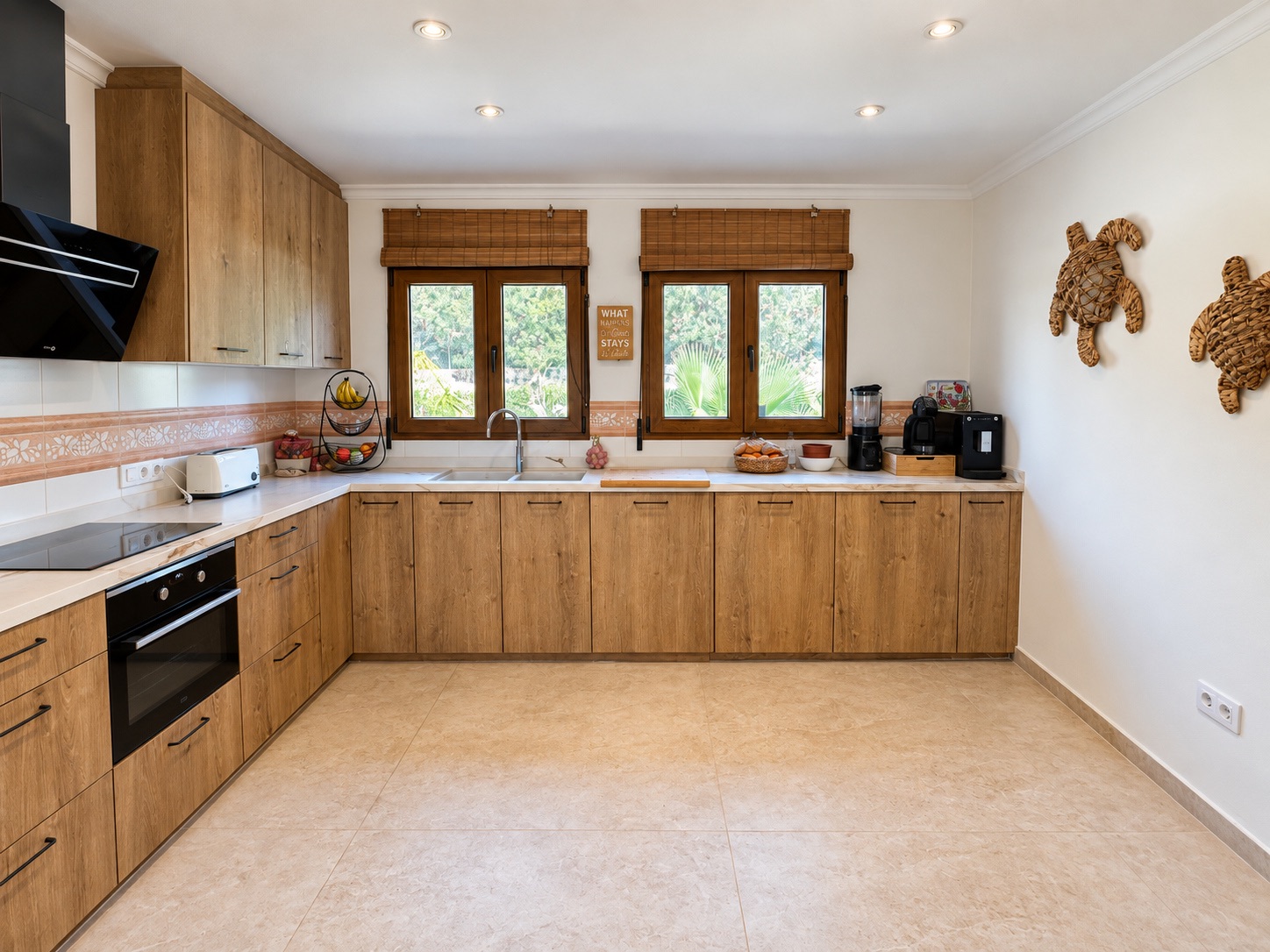 Charmante villa de 6 chambres à vendre à Javea, près de la vieille ville et de l'école internationale.