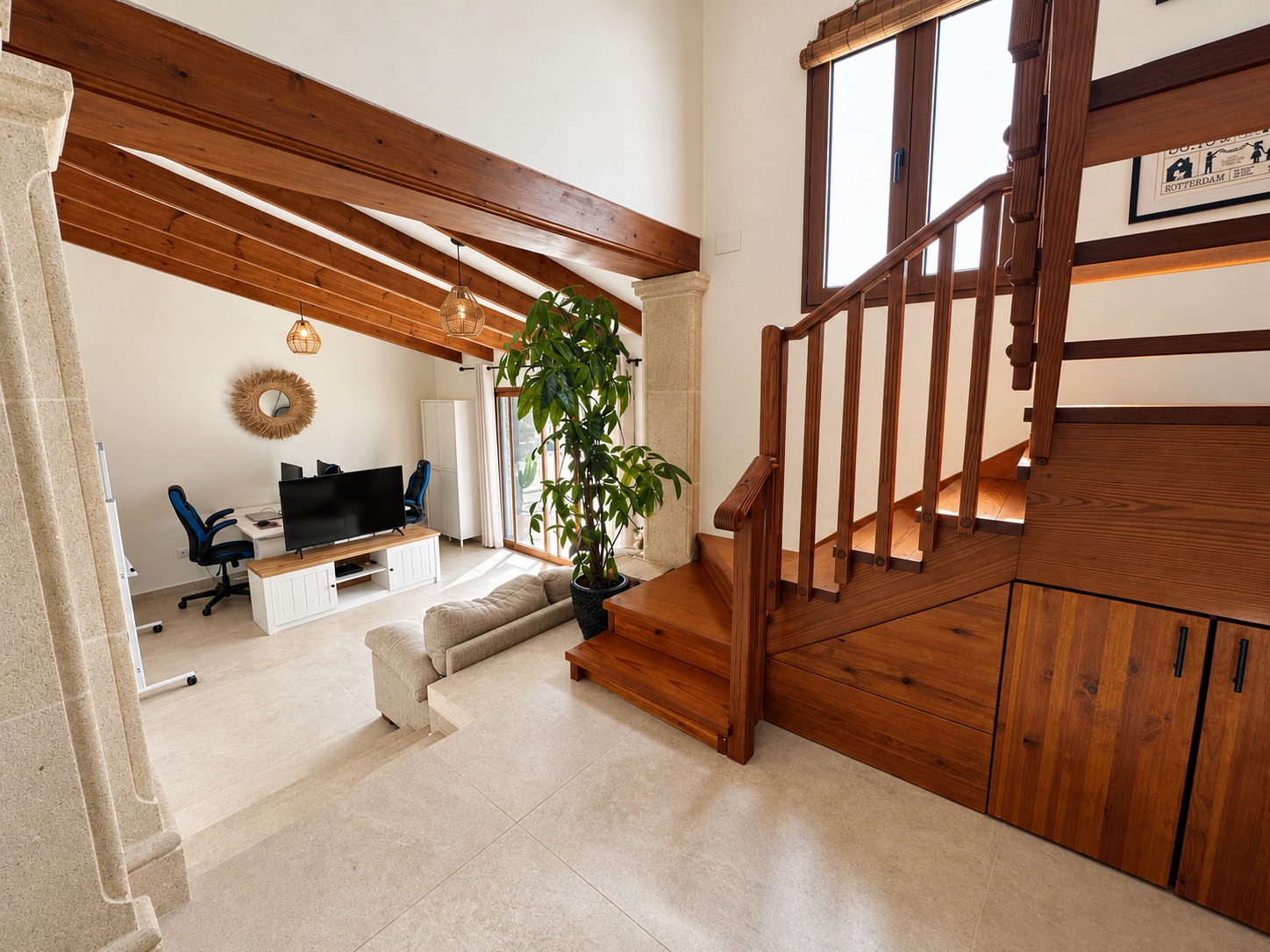 Charmante villa de 6 chambres à vendre à Javea, près de la vieille ville et de l'école internationale.
