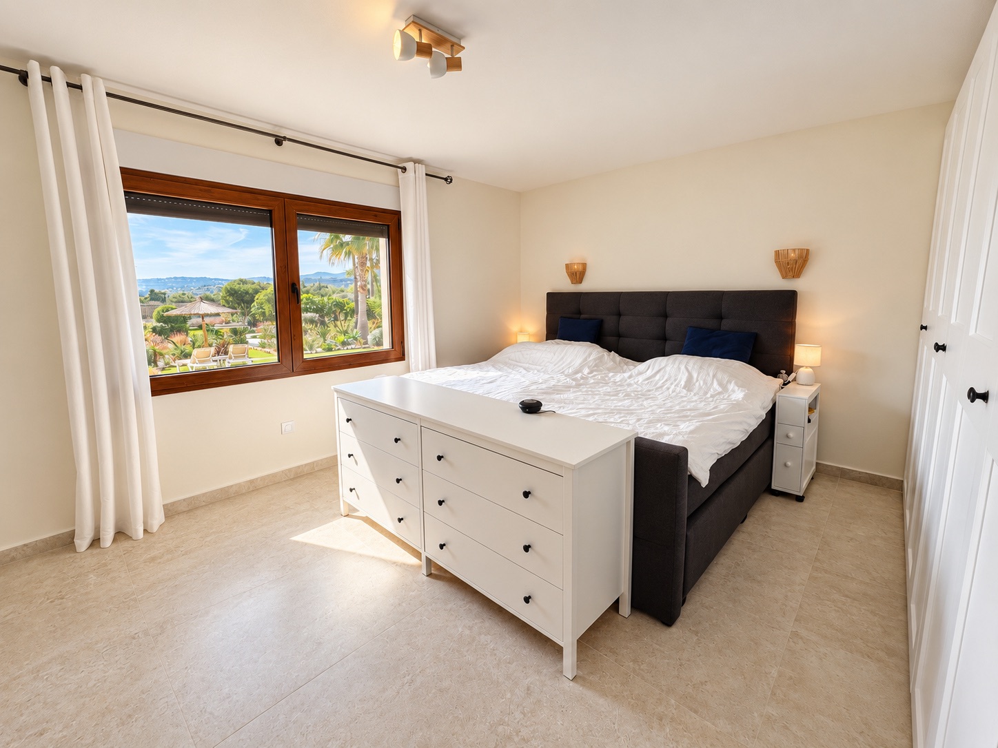 Charmante villa de 6 chambres à vendre à Javea, près de la vieille ville et de l'école internationale.