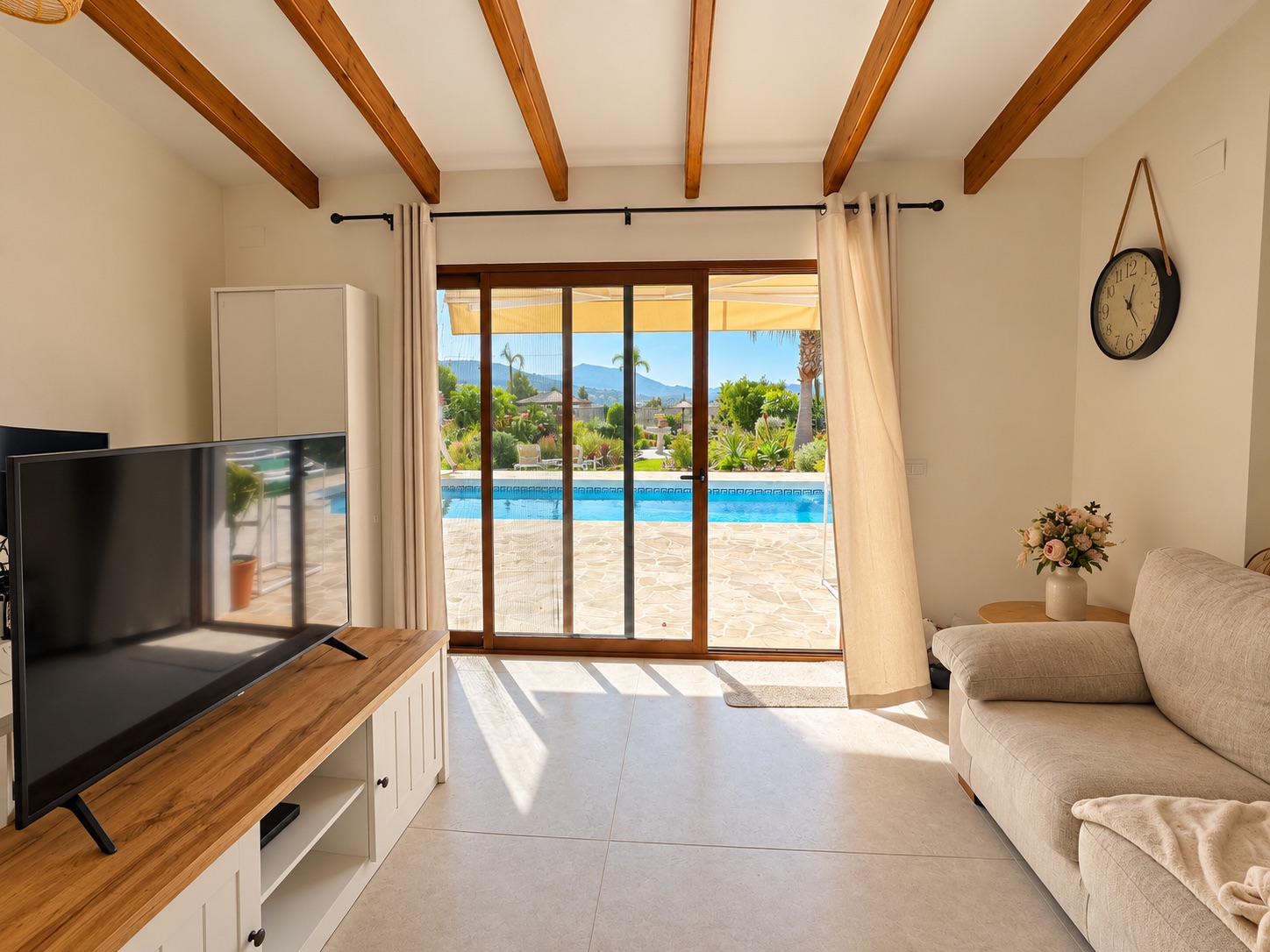 Charmante villa de 6 chambres à vendre à Javea, près de la vieille ville et de l'école internationale.