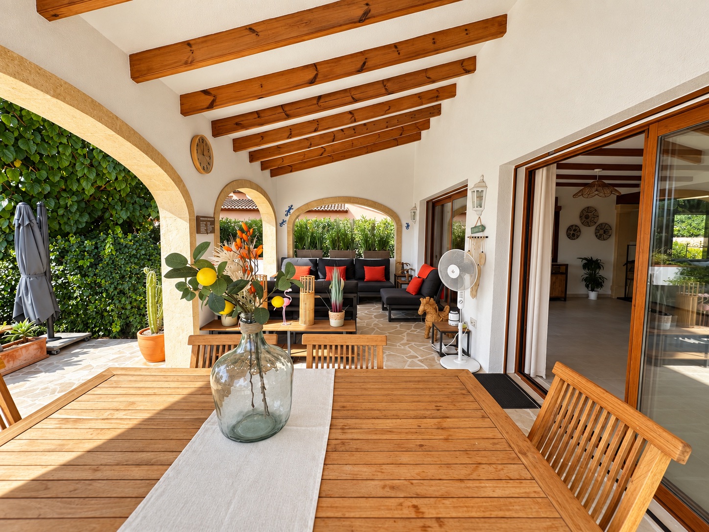 Charmante villa de 6 chambres à vendre à Javea, près de la vieille ville et de l'école internationale.