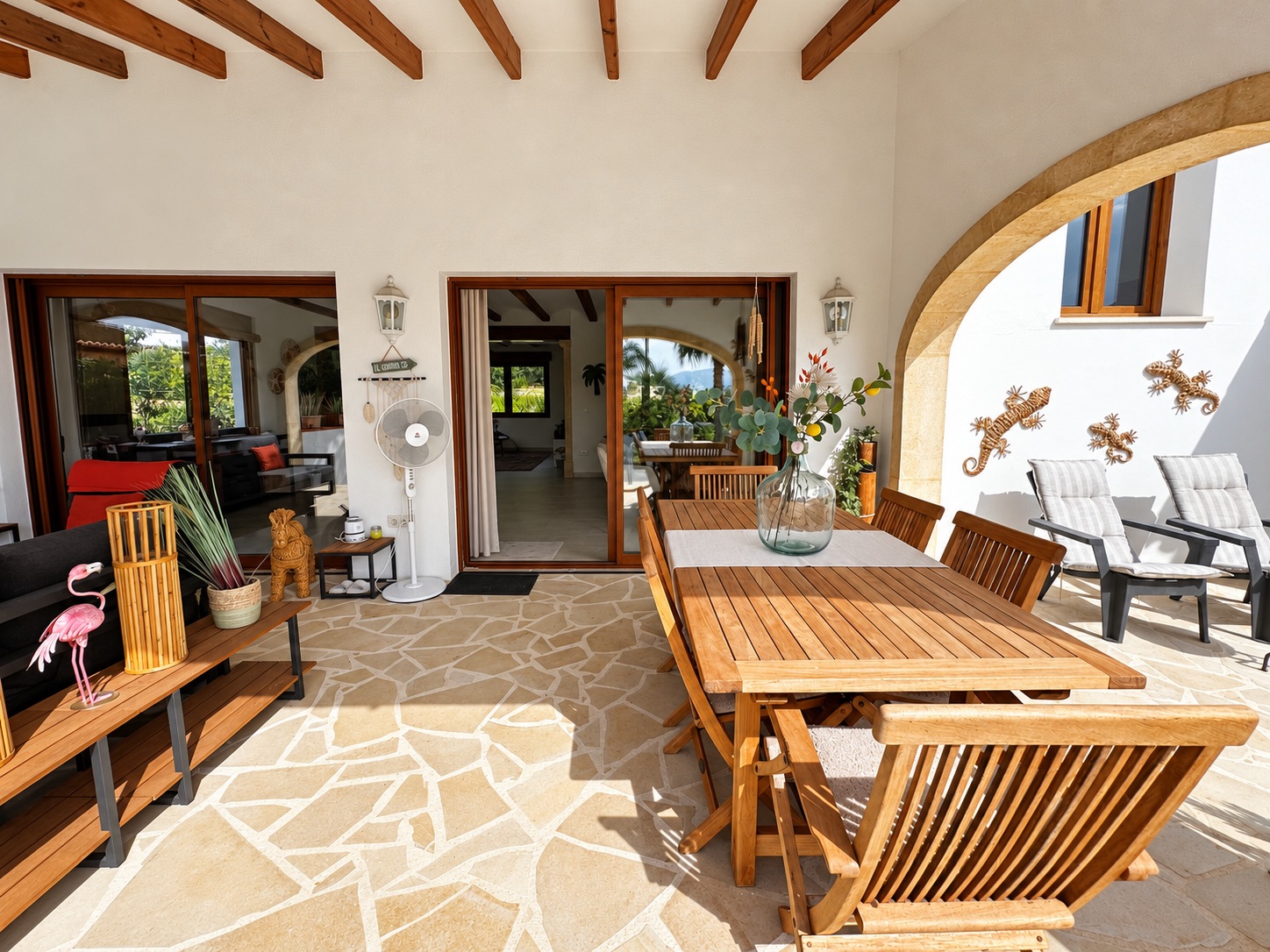 Charmante villa de 6 chambres à vendre à Javea, près de la vieille ville et de l'école internationale.