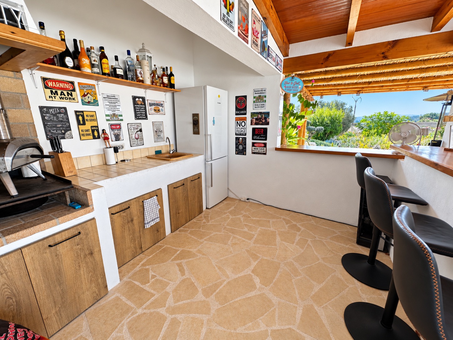 Charmante villa de 6 chambres à vendre à Javea, près de la vieille ville et de l'école internationale.